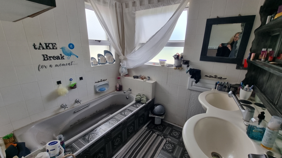 8 Bedroom Property for Sale in Die Bos Western Cape